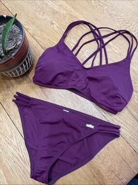 New 🆕 Plum Strappy Two-Piece Bikini Set - Double-Strap Back